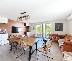 A louer APPARTEMENT  75 M2 BORD DE MER LA CIOTAT