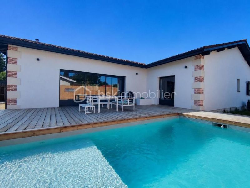 A louer MAISON  5 PIECES 175 M2 BORD DE MER GUJAN MESTRAS