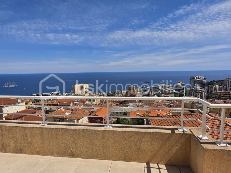 A louer PENTHOUSE DE PRESTIGE T4 85 M2 TERRASSE BORD DE MER BEAUSOLEIL