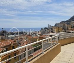 A louer PENTHOUSE DE PRESTIGE T4 85 M2 TERRASSE BORD DE MER BEAUSOLEIL