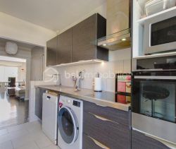A louer APPARTEMENT T3 63 M2 TERRASSE BORD DE MER ANTIBES