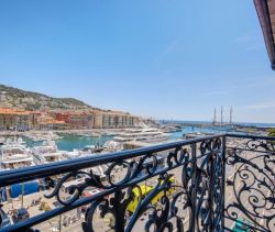 A louer APPARTEMENT T4 79 M2 VUE MER NICE