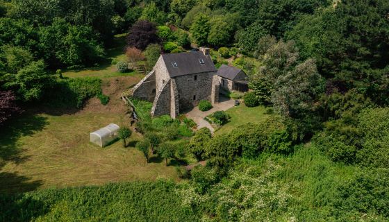 A vendre MAGNIFIQUE MOULIN 7 PIECES 176 M&sup2; ENTRE TERRE ET MER HENVIC
