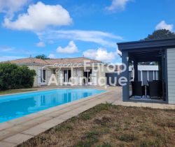 A vendre MAISON  4 PIECES 102 M2 BORD DE MER LES MATHES