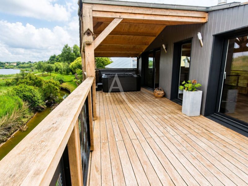 A vendre MAISON  6 PIECES 212 M2 BORD DE MER TALMONT SAINT HILAIRE