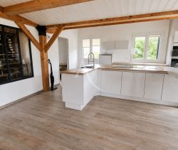 A vendre MAISON  6 PIECES 212 M2 BORD DE MER TALMONT SAINT HILAIRE