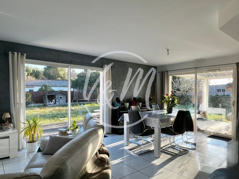 A vendre JOLIE VILLA CONTEMPORAINE 3 PIECES 83 M&sup2; PLAIN-PIED Le Porge