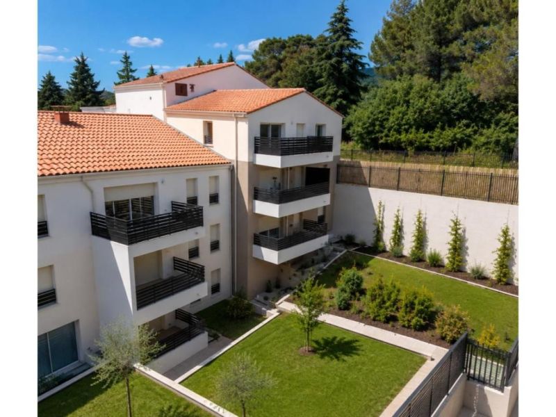 A louer APPARTEMENT DUPLEX T4 84 M2 TERRASSE  NIMES