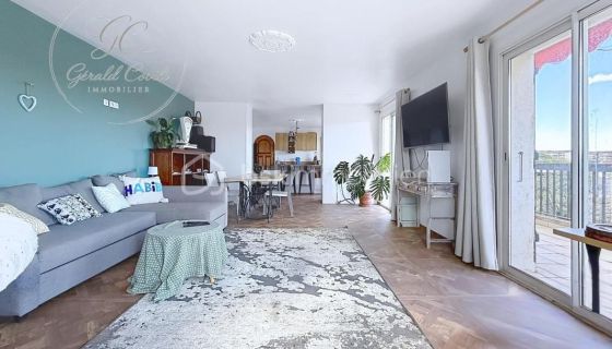A louer APPARTEMENT DE PRESTIGE T5 130 M2 TERRASSE BORD DE MER VALLAURIS