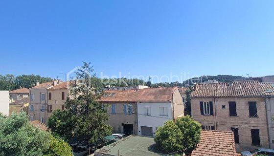 A louer APPARTEMENT DUPLEX T3 64 M2 BORD DE MER LA SEYNE SUR MER
