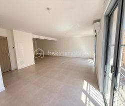 A louer APPARTEMENT DE PRESTIGE T4 110 M2 BORD DE MER SETE