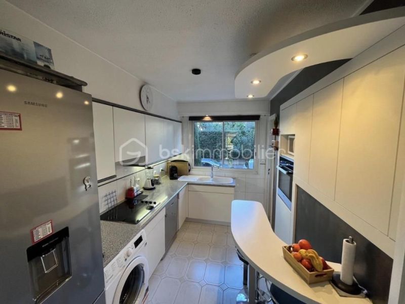 A louer APPARTEMENT T3 63 M2 TERRASSE BORD DE MER LE CANNET