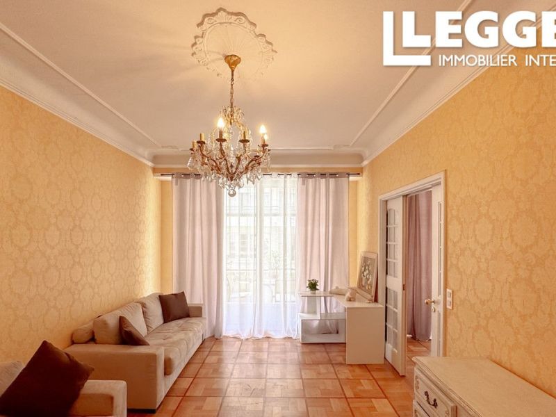 A louer APPARTEMENT T3 100 M2 BORD DE MER NICE