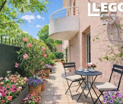 A louer APPARTEMENT DE PRESTIGE T3 69 M2 TERRASSE BORD DE MER CANNES