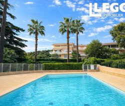 A louer APPARTEMENT DE PRESTIGE T3 69 M2 TERRASSE BORD DE MER CANNES