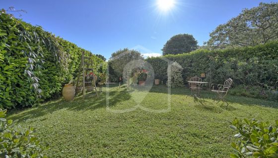 A louer APPARTEMENT T3 80 M2 TERRASSE BORD DE MER ANTIBES