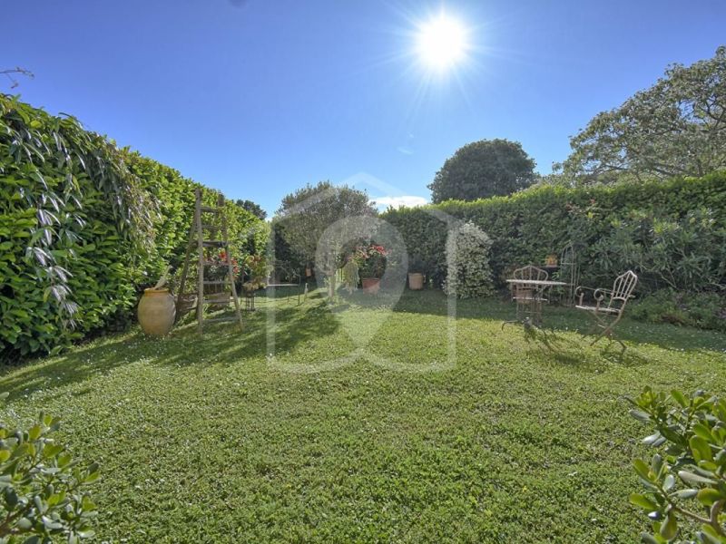 A louer APPARTEMENT T3 80 M2 TERRASSE BORD DE MER ANTIBES