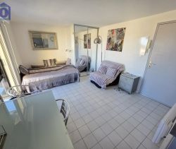 A louer STUDIO  17 M2 TERRASSE BORD DE MER VALRAS PLAGE