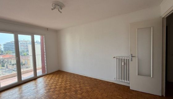 A louer APPARTEMENT T3 60 M2 BORD DE MER NICE