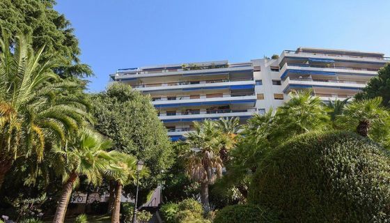 A louer APPARTEMENT T2 48 M2 TERRASSE BORD DE MER NICE