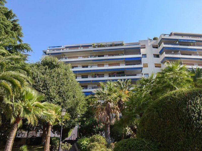 A louer APPARTEMENT T2 48 M2 TERRASSE BORD DE MER NICE