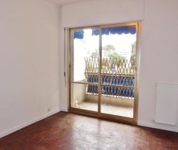 A louer APPARTEMENT T2 48 M2 TERRASSE BORD DE MER NICE