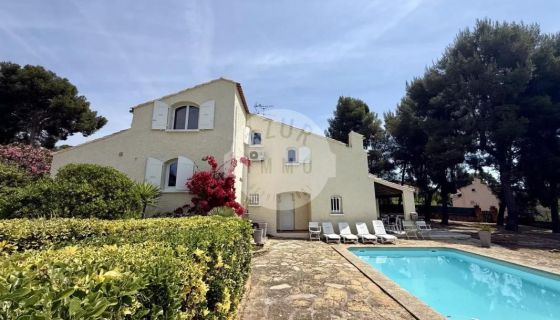 A louer MAISON  7 PIECES 295 M2 VUE MER LA CIOTAT