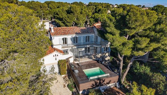 A louer MAISON  D'ARCHITECTE PIEDS DANS L'EAU CARRY LE ROUET