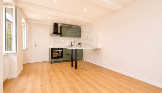 A louer STUDIO  20 M2 BORD DE MER VILLENEUVE LOUBET