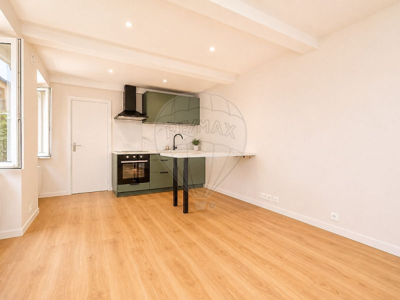 A louer STUDIO  20 M2 BORD DE MER VILLENEUVE LOUBET
