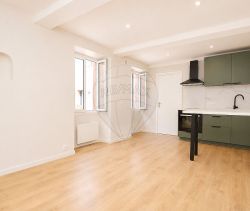 A louer STUDIO  20 M2 BORD DE MER VILLENEUVE LOUBET