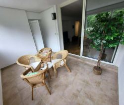 A louer APPARTEMENT T3 80 M2  BAGNOLS SUR CEZE