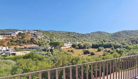 A louer APPARTEMENT DE PRESTIGE NEUF T3 71 M2 TERRASSE BORD DE MER GROSSETO PRUGNA