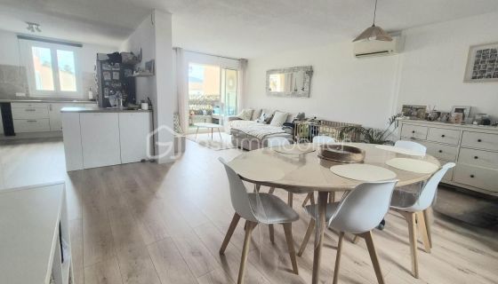 A louer APPARTEMENT T4 90 M2 TERRASSE BORD DE MER HYERES