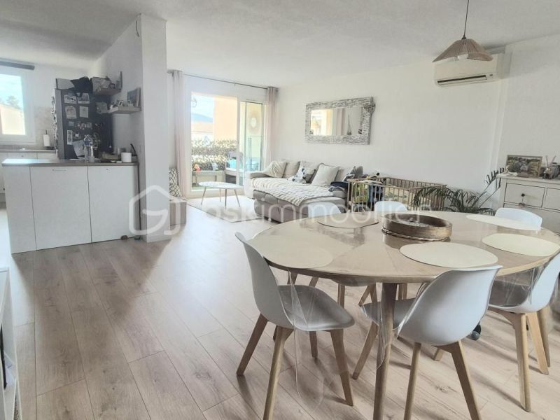A louer APPARTEMENT T4 90 M2 TERRASSE BORD DE MER HYERES