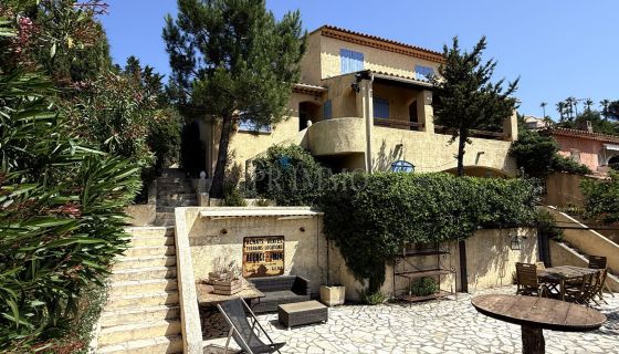 A vendre MAISON  5 PIECES 112 M2 VUE MER LES ISSAMBRES