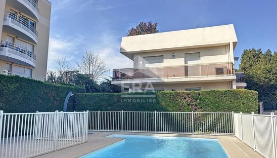 A louer STUDIO  21 M2 TERRASSE BORD DE MER CAGNES SUR MER