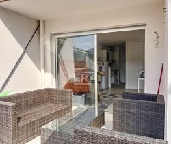 A louer STUDIO  21 M2 TERRASSE BORD DE MER CAGNES SUR MER