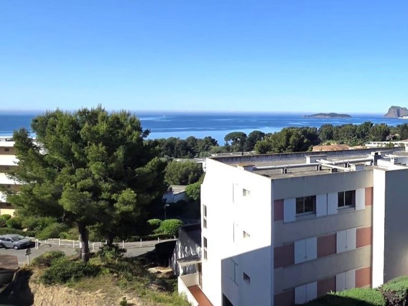 A louer STUDIO  20 M2 TERRASSE VUE MER LA CIOTAT