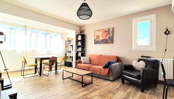 A louer APPARTEMENT T2 45 M2 BORD DE MER HYERES