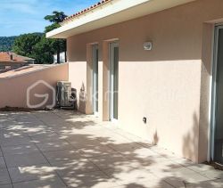 A louer APPARTEMENT NEUF T3 64 M2 TERRASSE  DRAGUIGNAN