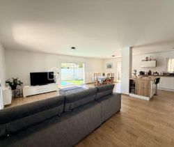 A louer MAISON  5 PIECES 129 M2 BORD DE MER BALARUC LE VIEUX