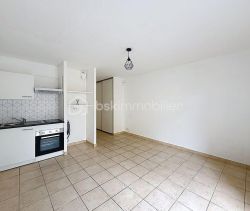 A louer STUDIO NEUF  23 M2  BLAIN