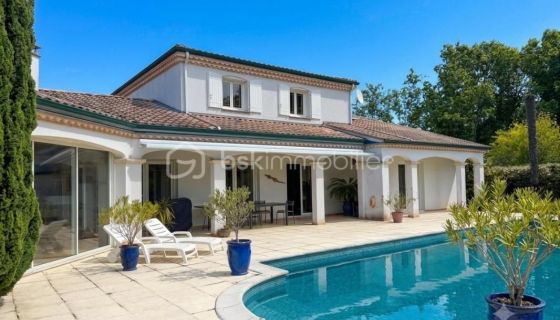 A louer MAISON  5 PIECES 220 M2 BORD DE MER BIGANOS