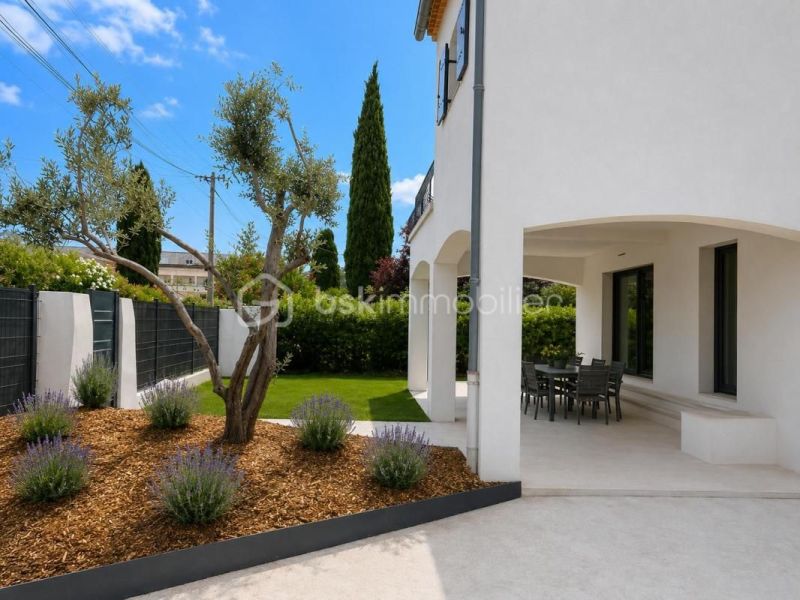 A louer MAISON  5 PIECES 144 M2 PLAGE à PIED HYERES