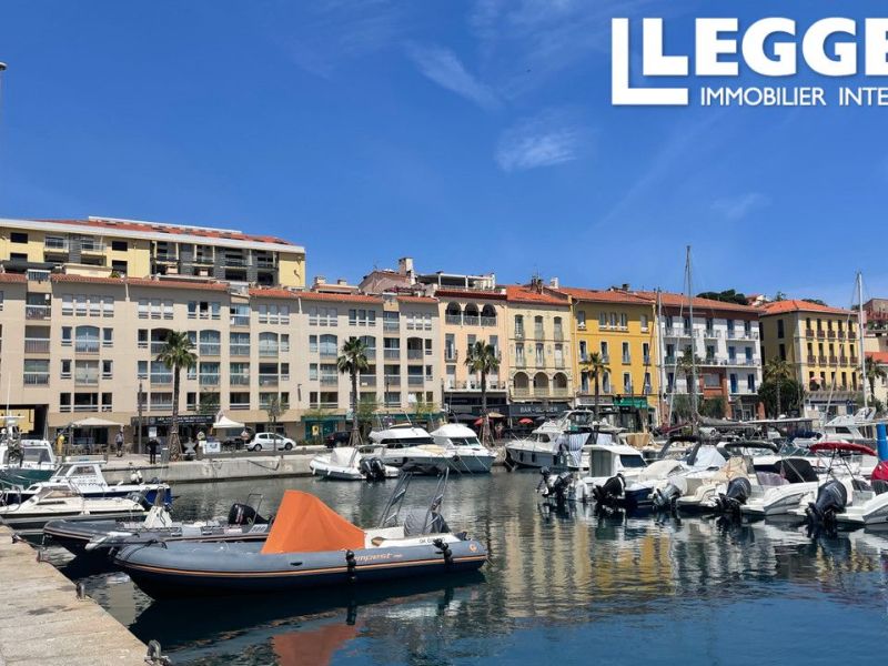 A louer APPARTEMENT T4 88 M2 TERRASSE BORD DE MER PORT VENDRES