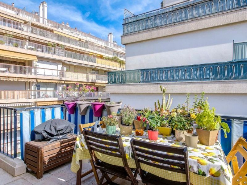 A louer APPARTEMENT T3 71 M2 TERRASSE BORD DE MER NICE