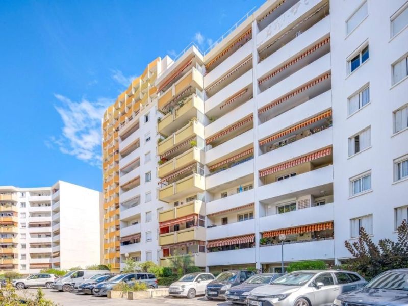 A louer APPARTEMENT T2 54 M2 TERRASSE BORD DE MER NICE