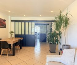 A louer APPARTEMENT NEUF T3 69 M2 TERRASSE BORD DE MER NICE