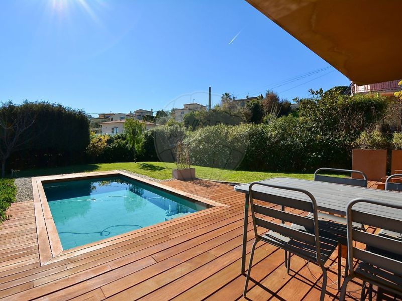 A louer MAISON  CONTEMPORAINE BORD DE MER CAGNES SUR MER